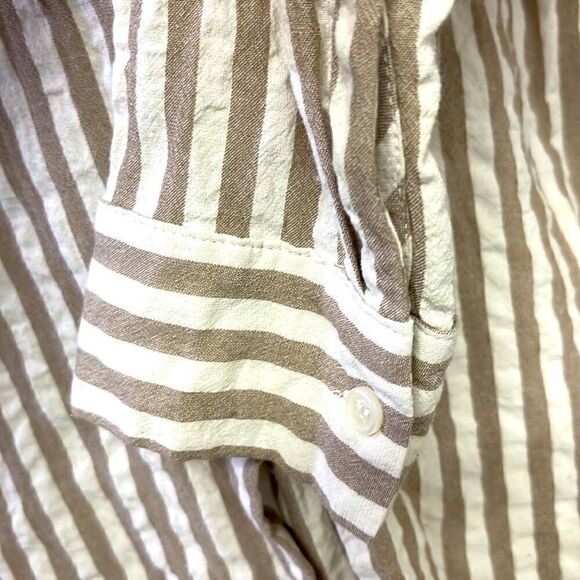 Flawless Women’s Button Down Tan and Cream Striped Ling Sleeve Shirt- Medium - Picture 4 of 6